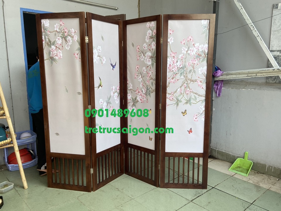binh-phong-go-soi-chim-en-hoa-dao 2