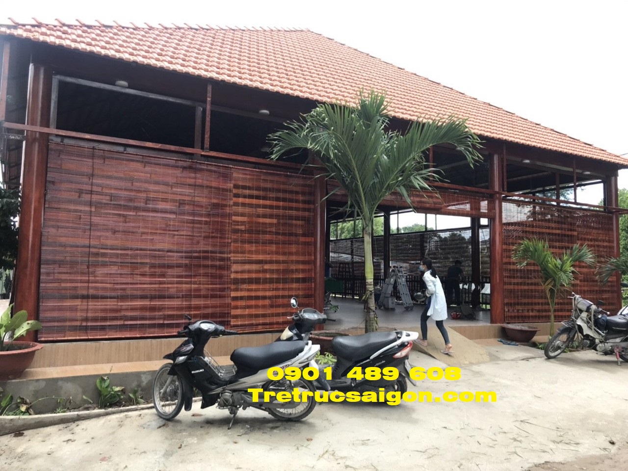 mành tre che nhà ăn khu du lịch