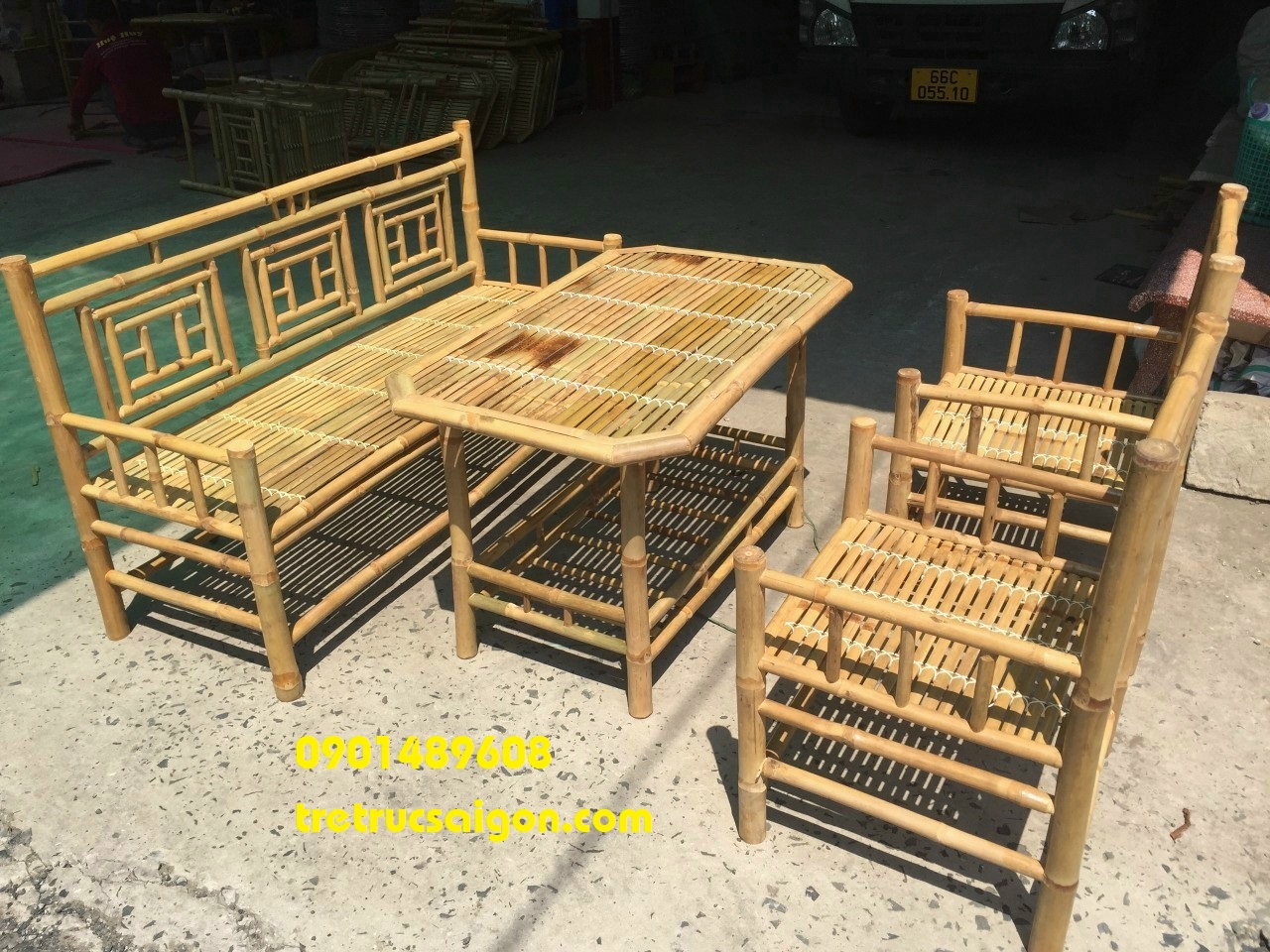 bàn ghế tre đẹp chụp ngoài ánh sáng