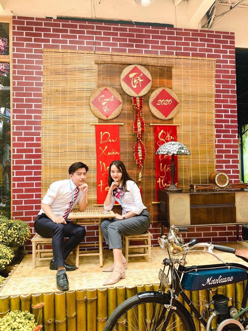 bàn ghế tre trang trí tết