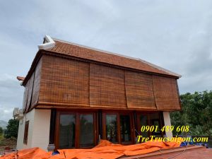 mành tre che nắng nhà gỗ